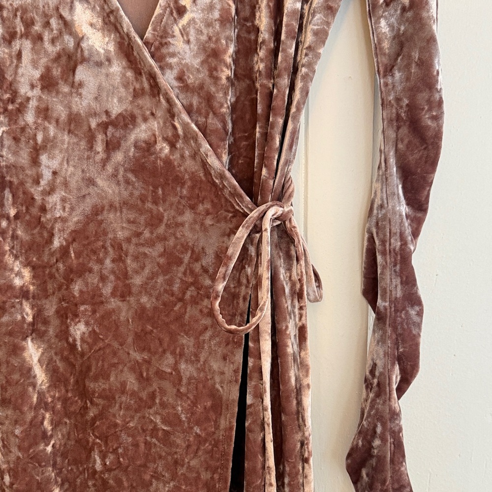 Leith Velvet Wrap Dress in Brown